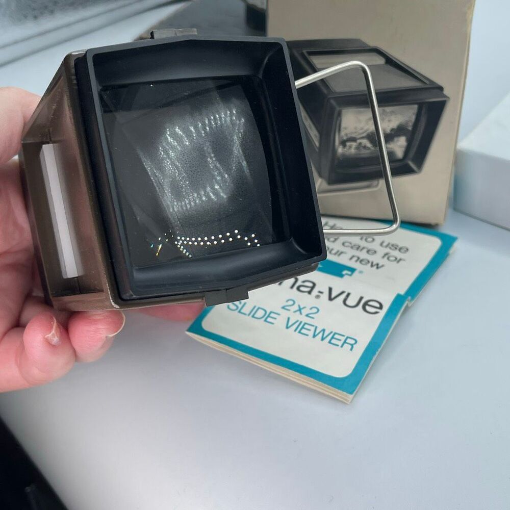 Vintage GAF Pana-Vue 2 lighted 2X2 slide viewer Not tested - Picture 6 of 9